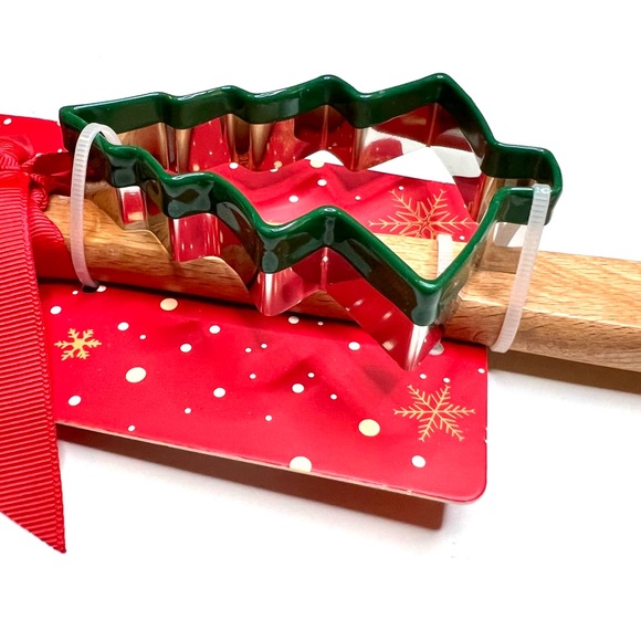 Christmas Green Black Plaid Silicone Spatula + Xmas Tree Cookie Cutter Green - Picture 6 of 8